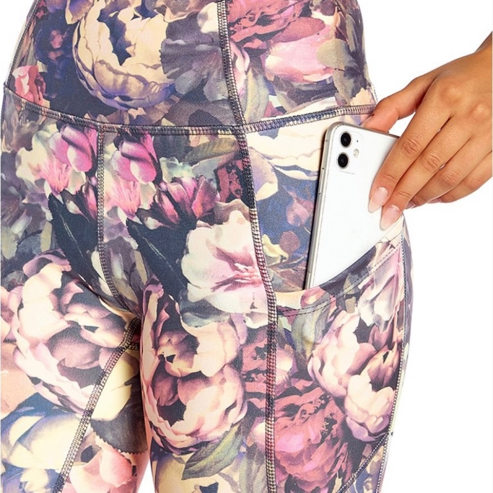 Jessica Simpson 25” Tea Rose Capri w/Tummy Control